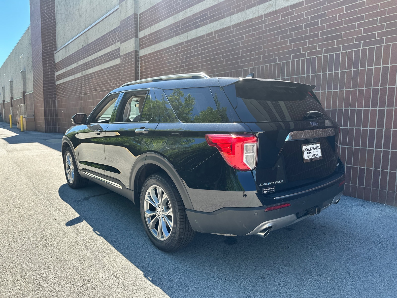 Used 2023 Ford Explorer Limited - photo 6