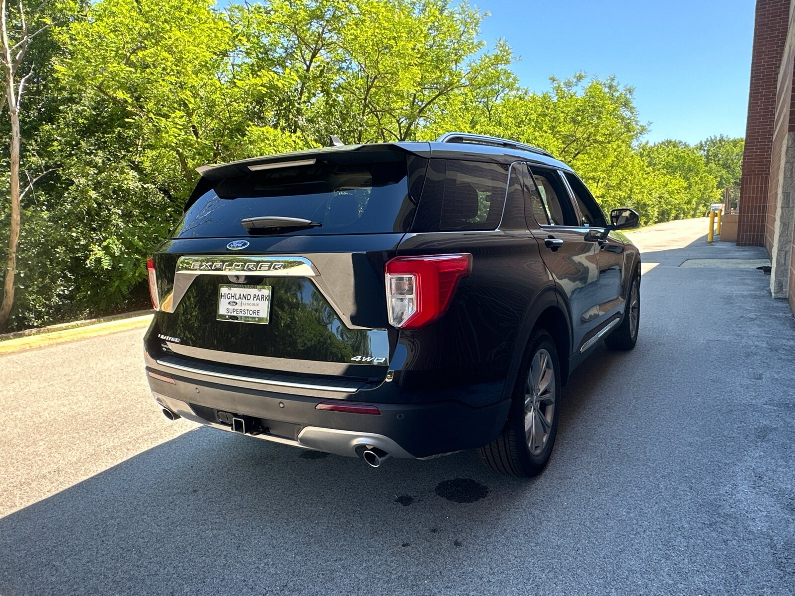 Used 2023 Ford Explorer Limited - photo 8