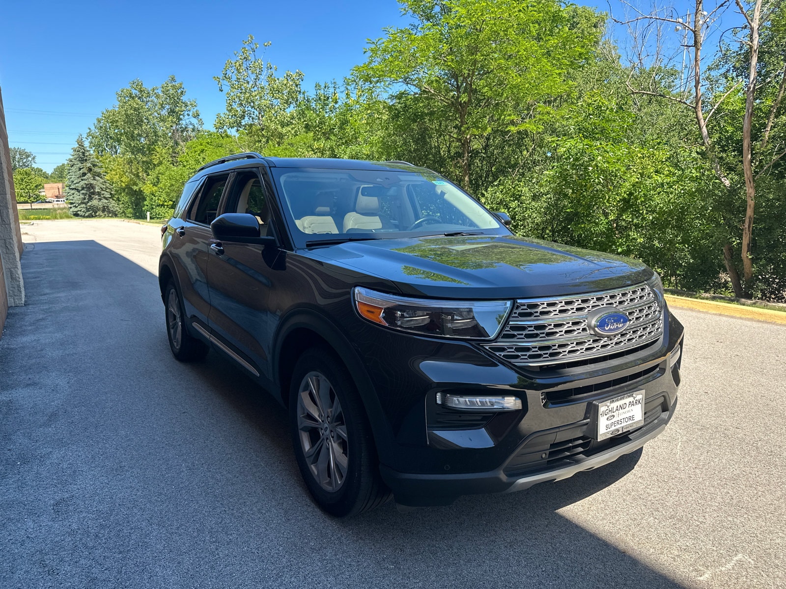 Used 2023 Ford Explorer Limited - photo 9