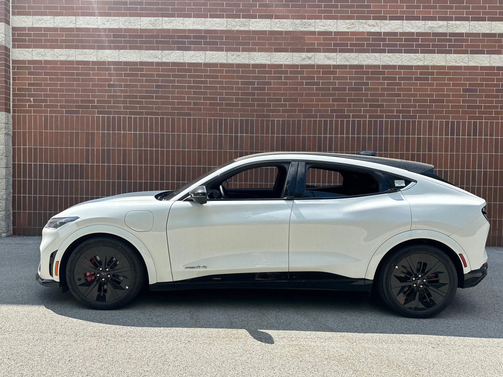 New 2026 Ford Mustang Mach-E - photo 2