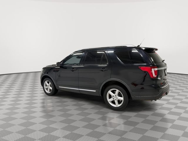 Used 2018 Ford Explorer XLT - photo 3