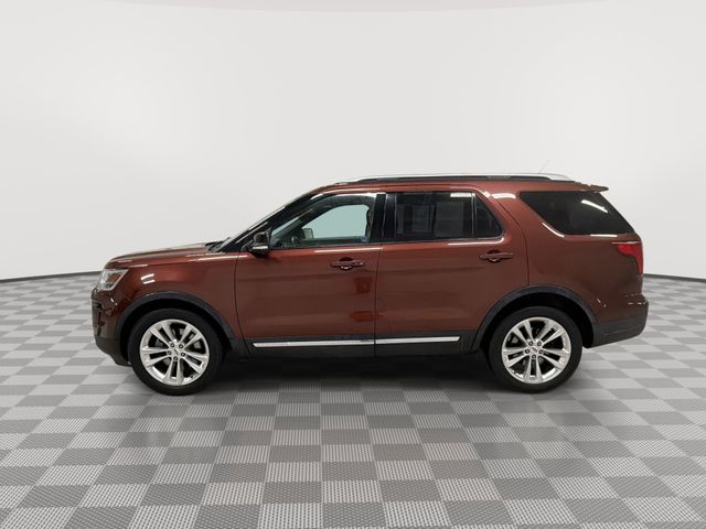 Used 2018 Ford Explorer XLT - photo 5