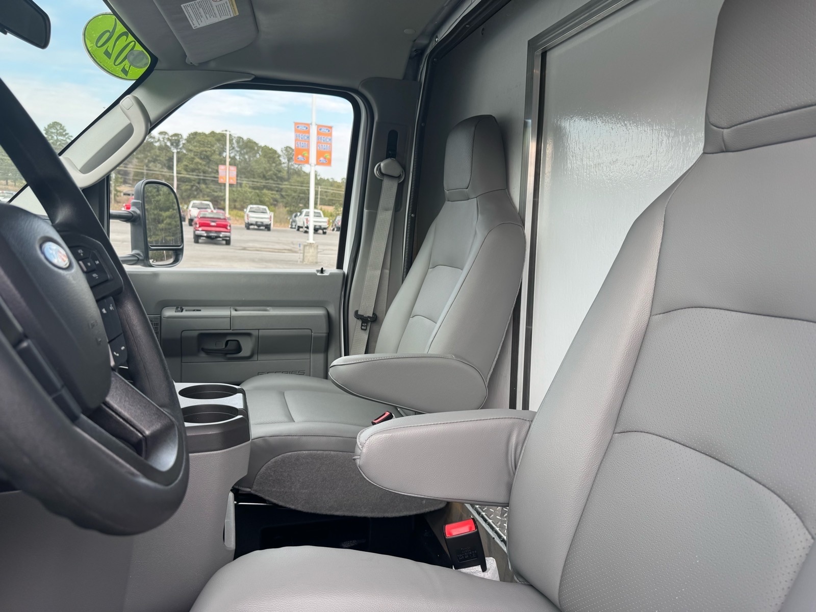 New 1996 Ford E-450 Cutaway - photo 17