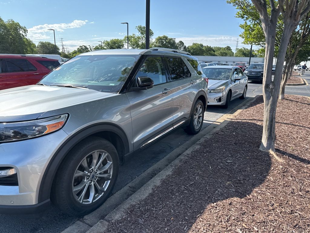 Used 2023 Ford Explorer - photo 2