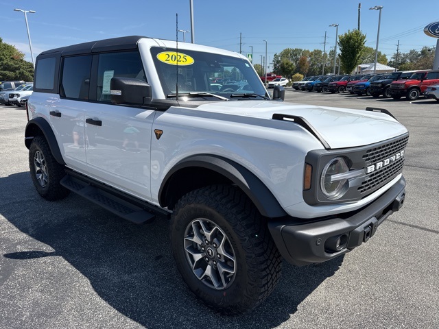 New 2025 Ford Bronco Badlands - photo 4