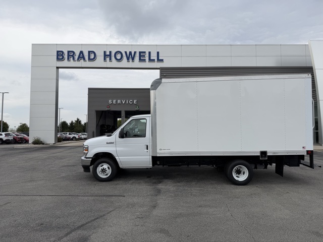 New 1996 Ford E-450 - photo 1