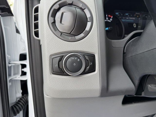 New 1996 Ford E-450 Cutaway - photo 15