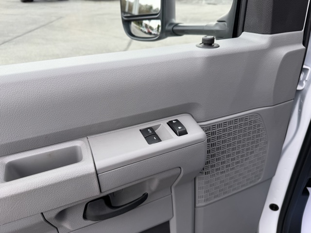 New 1996 Ford E-450 Cutaway - photo 16