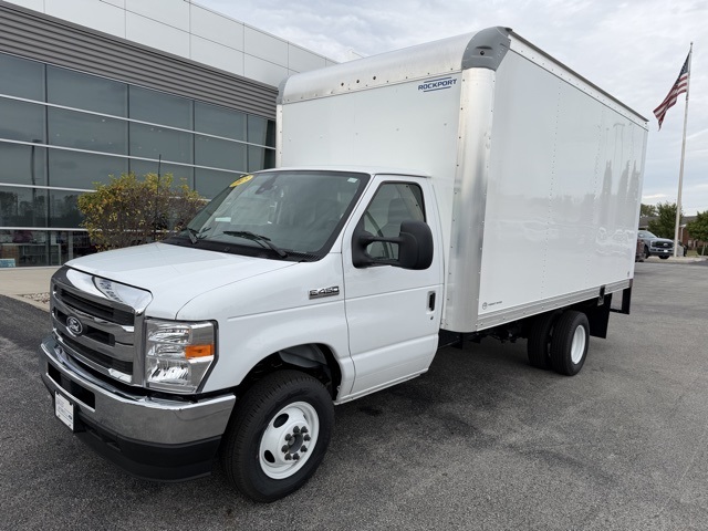 New 1996 Ford E-450 - photo 2
