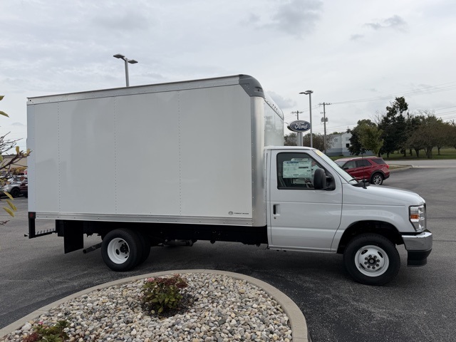 New 1996 Ford E-450 Cutaway - photo 5