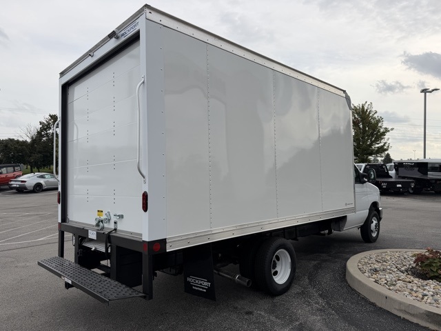 New 1996 Ford E-450 Cutaway - photo 6