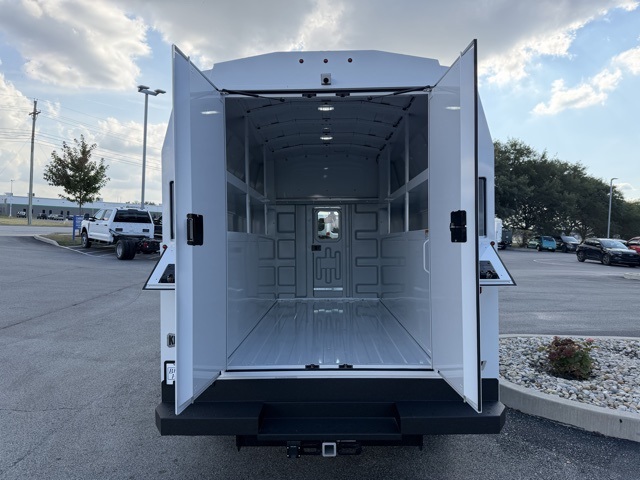 New 2026 Ford E-350 Cutaway - photo 21