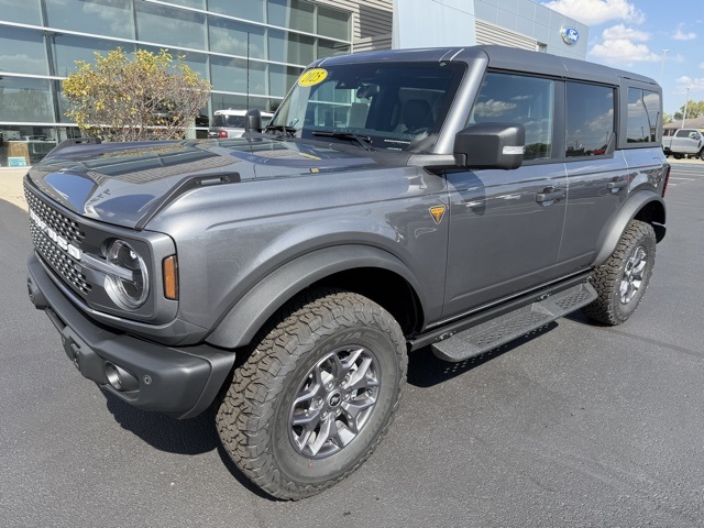 New 2025 Ford Bronco - photo 2