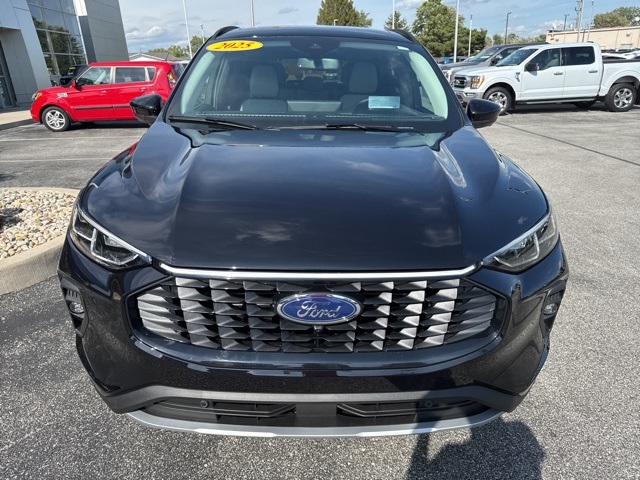 New 2025 Ford Escape Base - photo 3