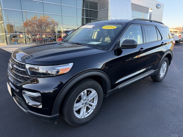 Used 2023 Ford Explorer - photo 2