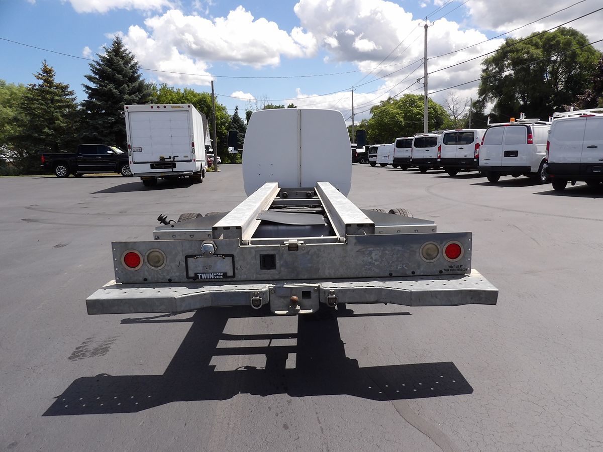 Used 2011 Ford E-450 Cutaway - photo 6