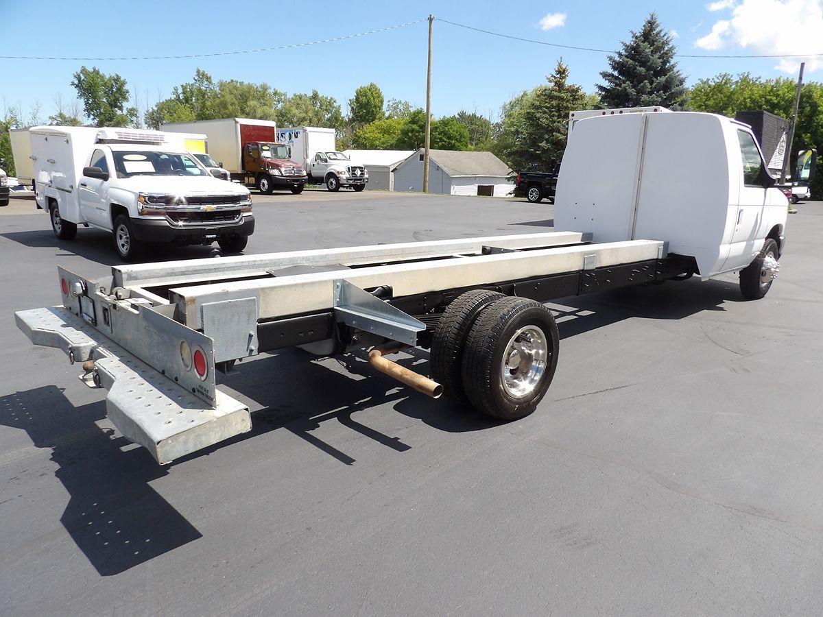 Used 2011 Ford E-450 Cutaway - photo 8