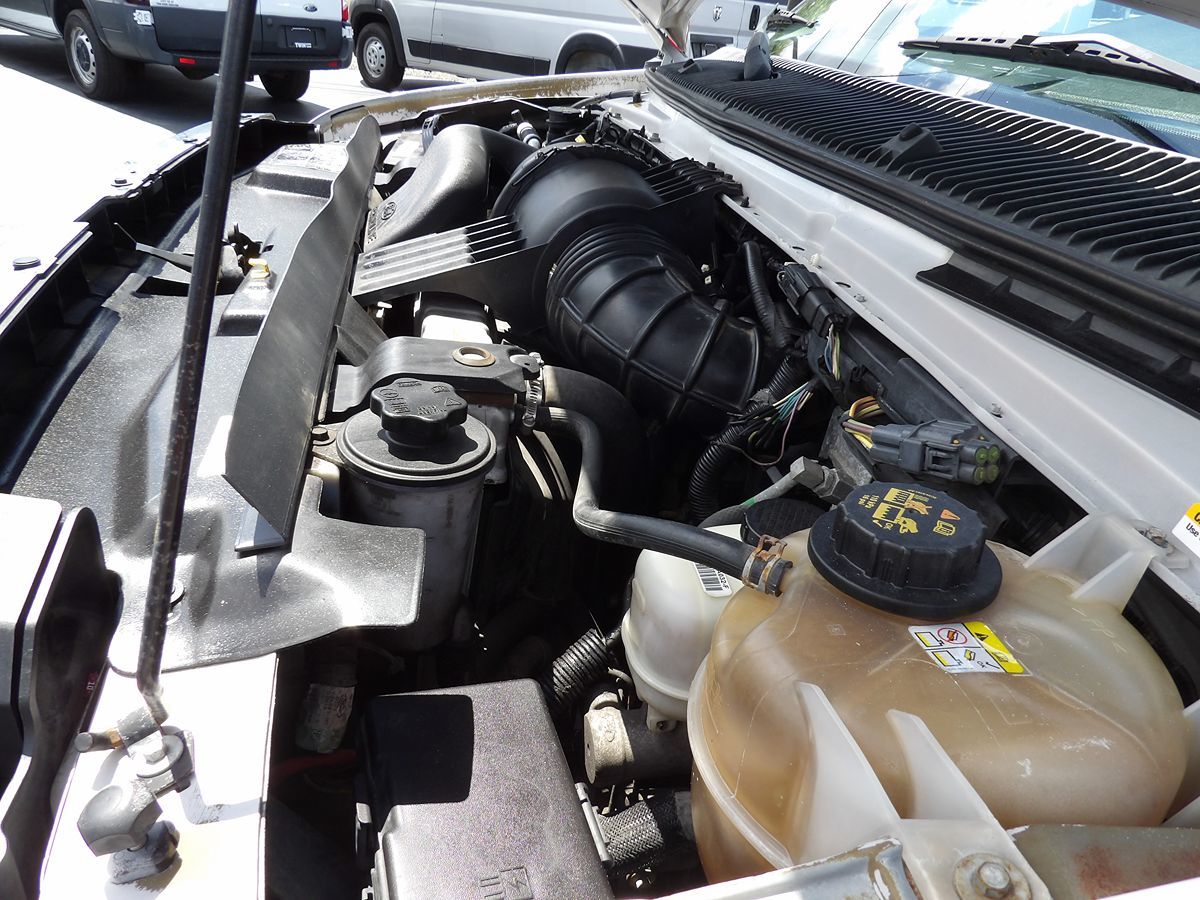 Used 2011 Ford E-450 Cutaway - photo 12