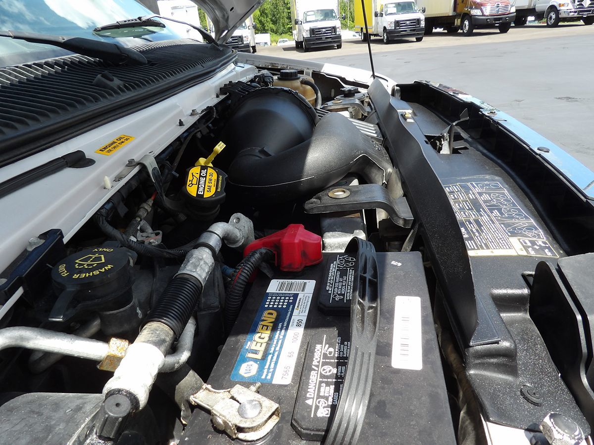 Used 2011 Ford E-450 Cutaway - photo 13