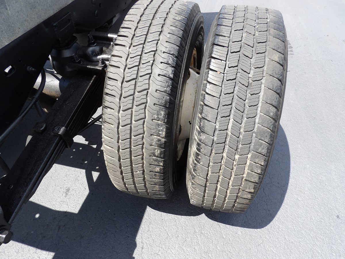 Used 2011 Ford E-450 Cutaway - photo 16