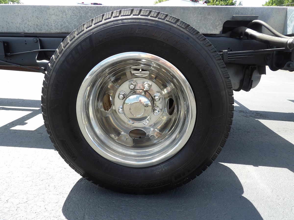 Used 2011 Ford E-450 Cutaway - photo 17