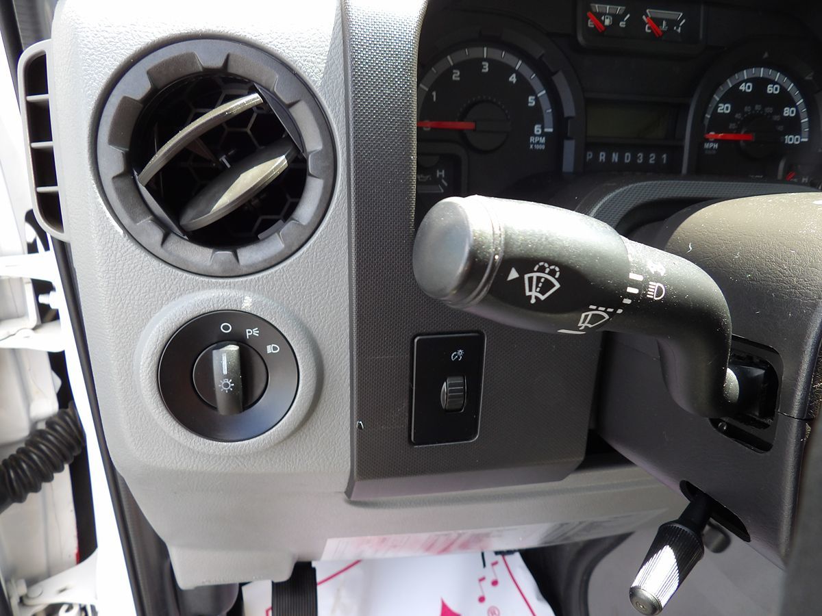 Used 2011 Ford E-450 Cutaway - photo 22