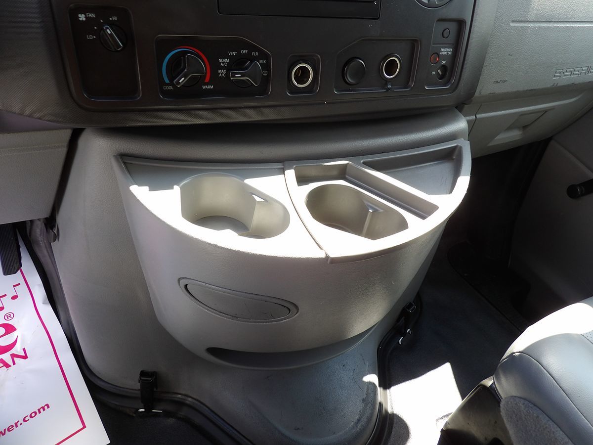 Used 2011 Ford E-450 Cutaway - photo 24