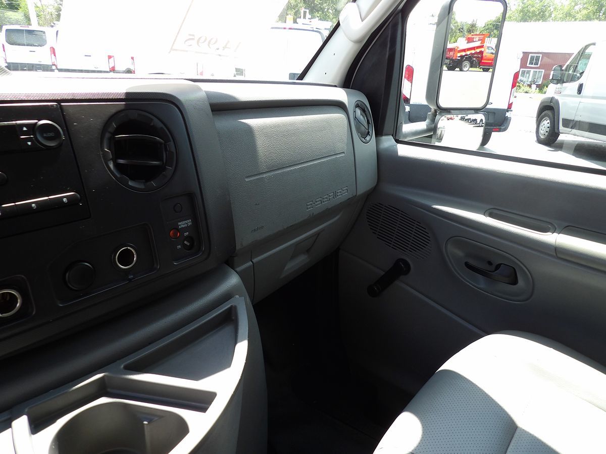 Used 2011 Ford E-450 Cutaway - photo 25