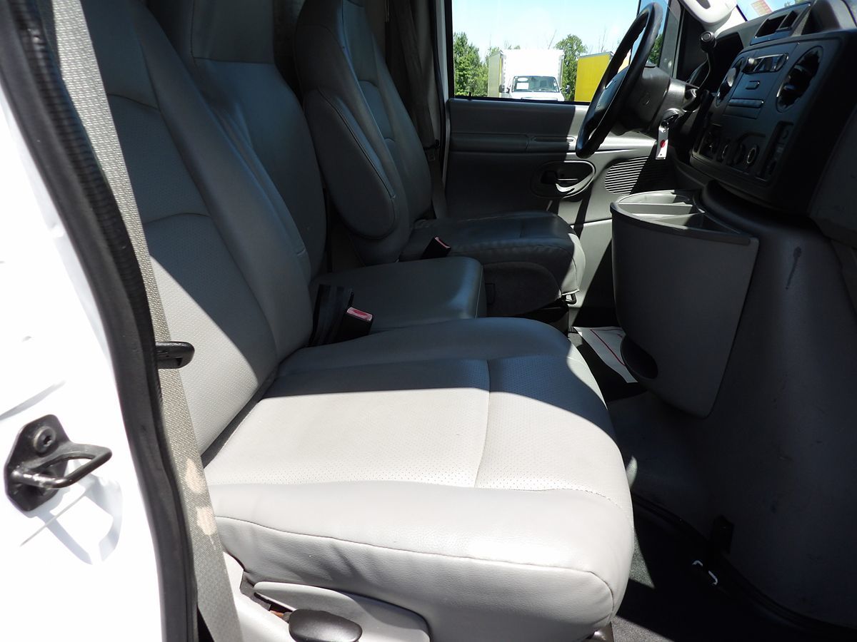 Used 2011 Ford E-450 Cutaway - photo 28