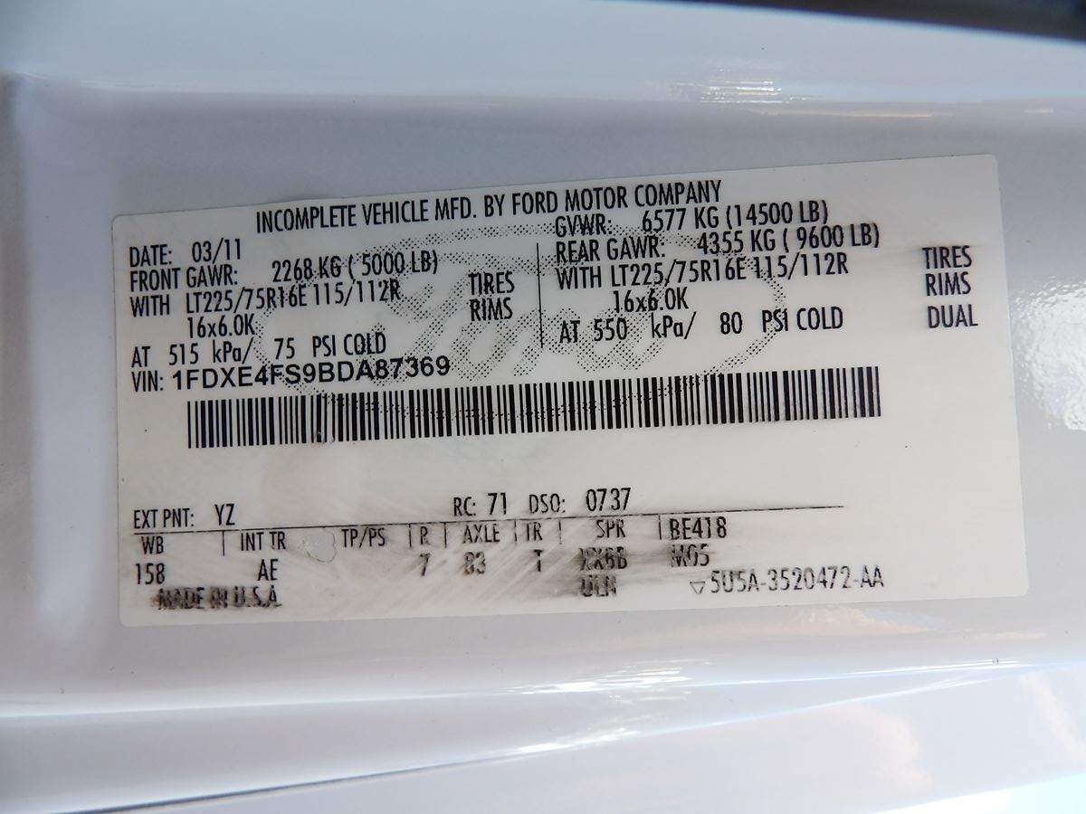 Used 2011 Ford E-450 Cutaway - photo 29