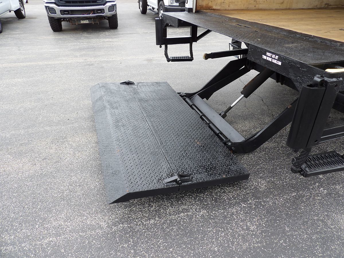Used 2021 Ford E-350 Cutaway - photo 11