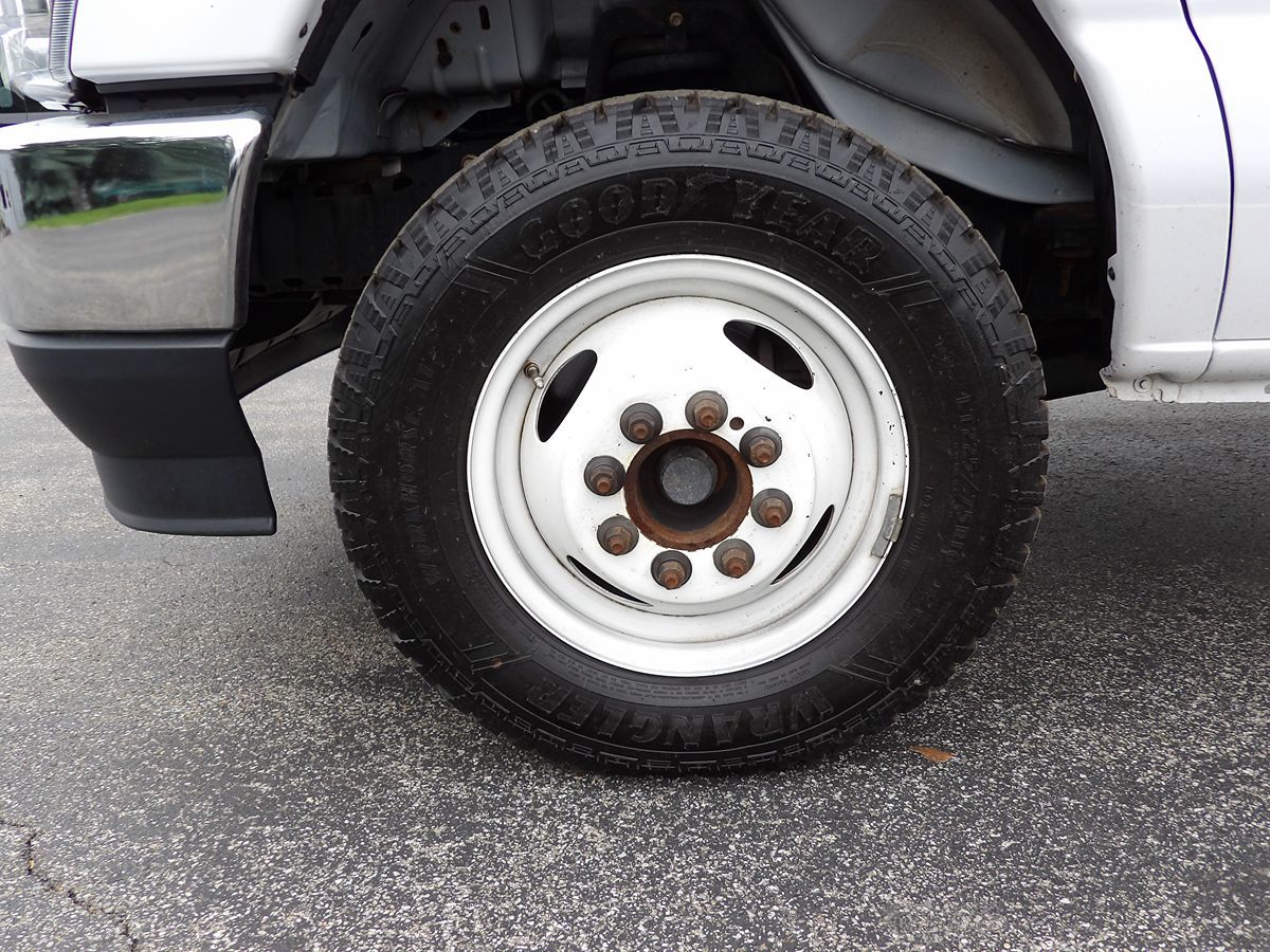 Used 2021 Ford E-350 Cutaway - photo 19