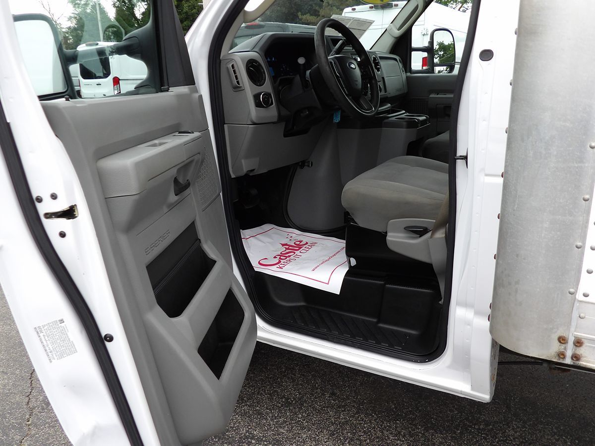 Used 2021 Ford E-350 Cutaway - photo 22
