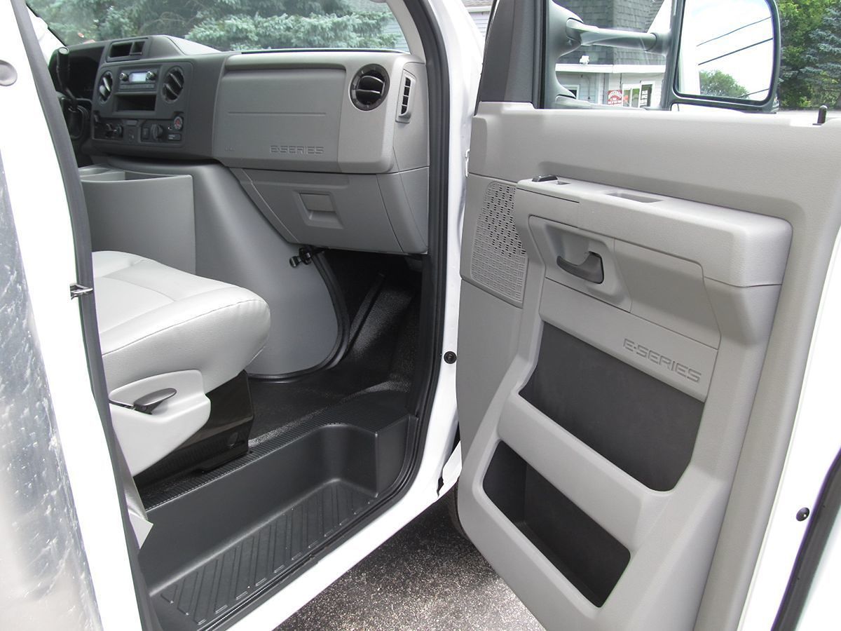 Used 2023 Ford E-350 Cutaway - photo 13