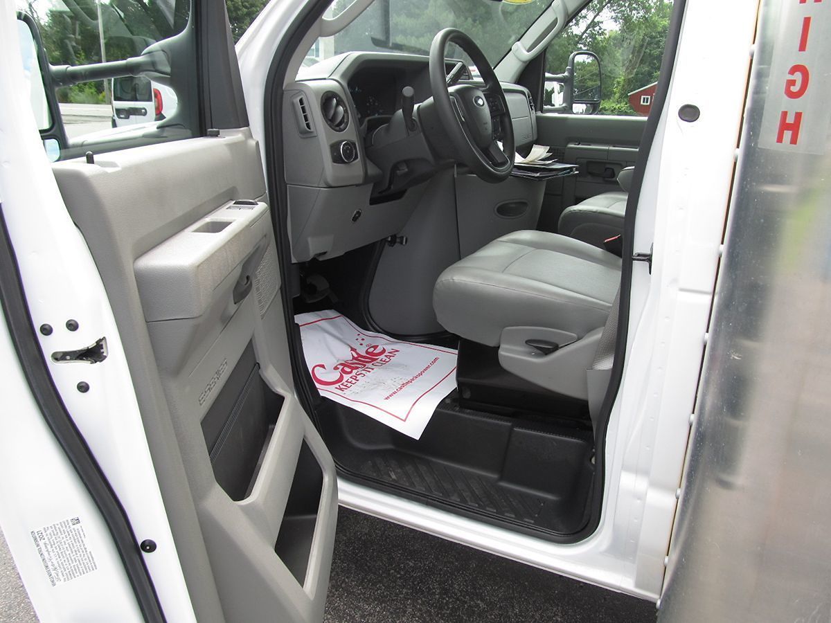 Used 2022 Ford E-350 Cutaway - photo 13
