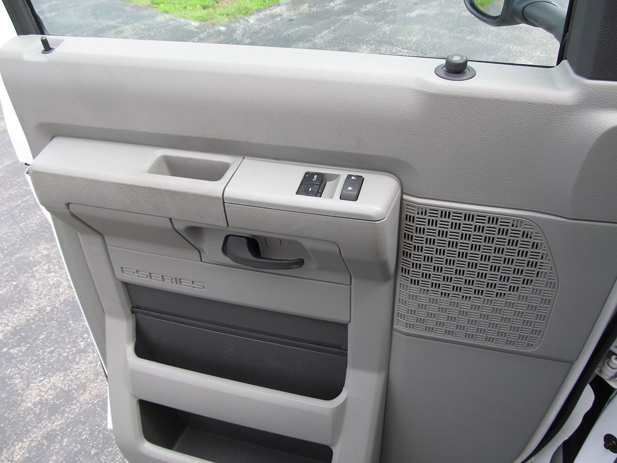 Used 2022 Ford E-350 Cutaway - photo 14