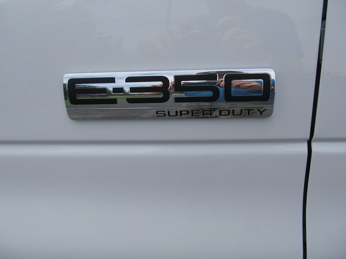 Used 2022 Ford E-350 Cutaway - photo 7
