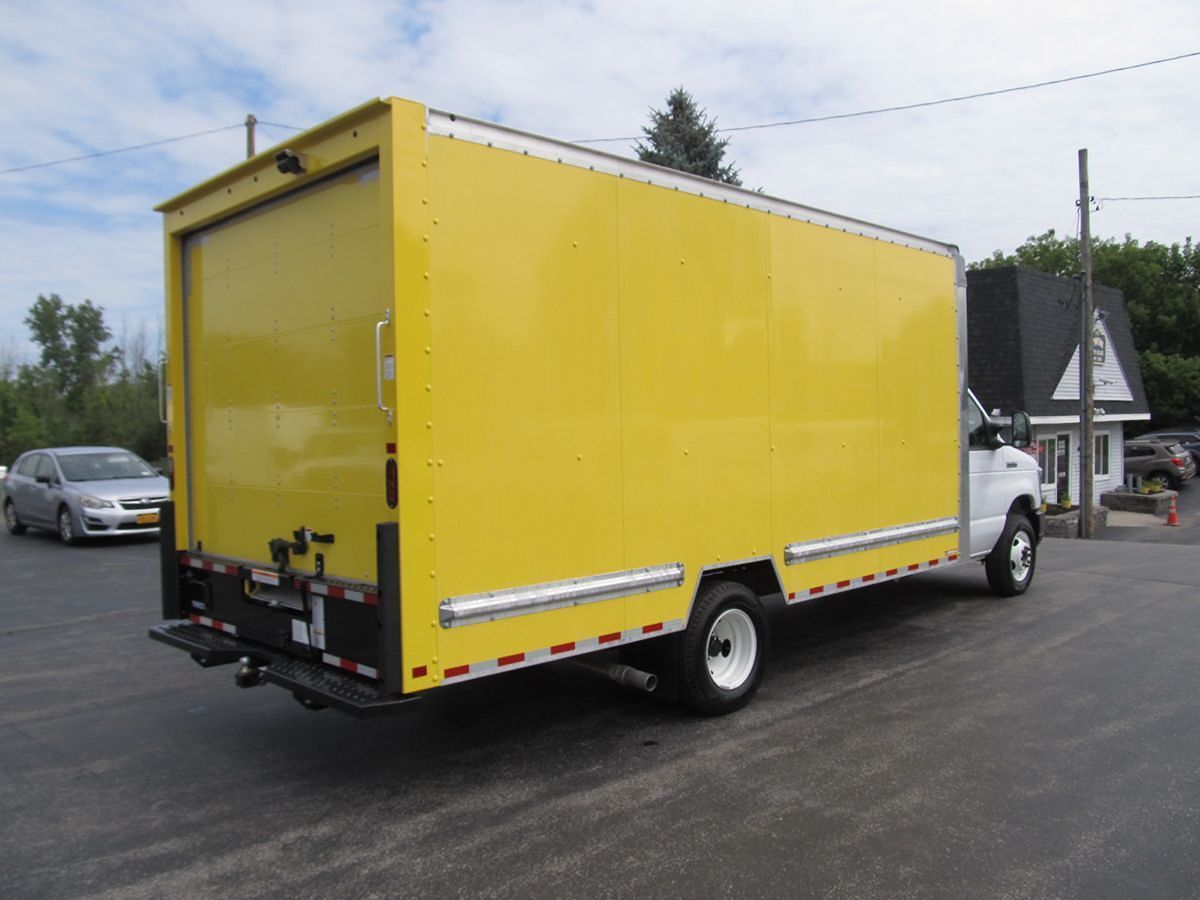 Used 2022 Ford E-350 Cutaway - photo 11