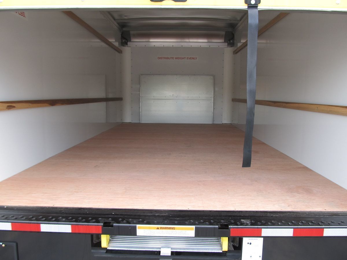 Used 2023 Ford E-350 Cutaway - photo 18