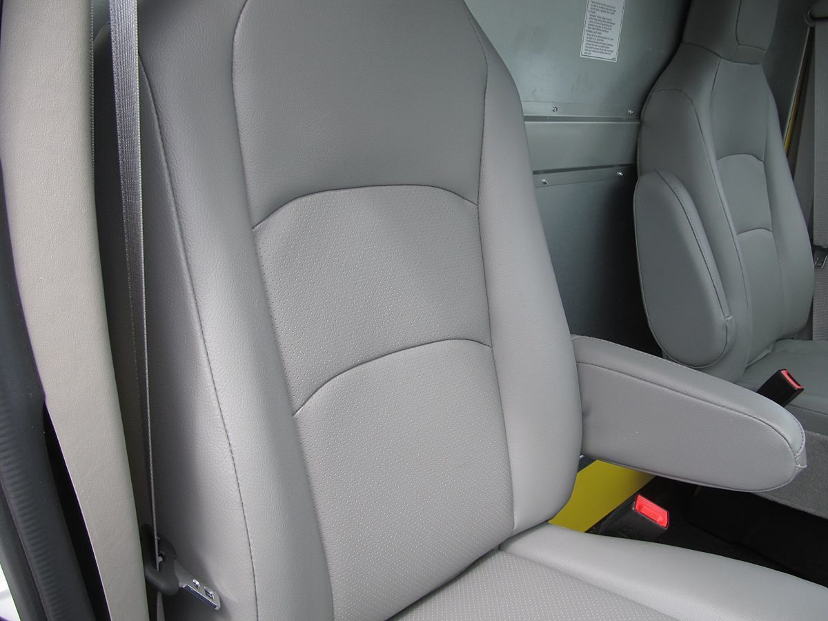 Used 2023 Ford E-350 Cutaway - photo 20