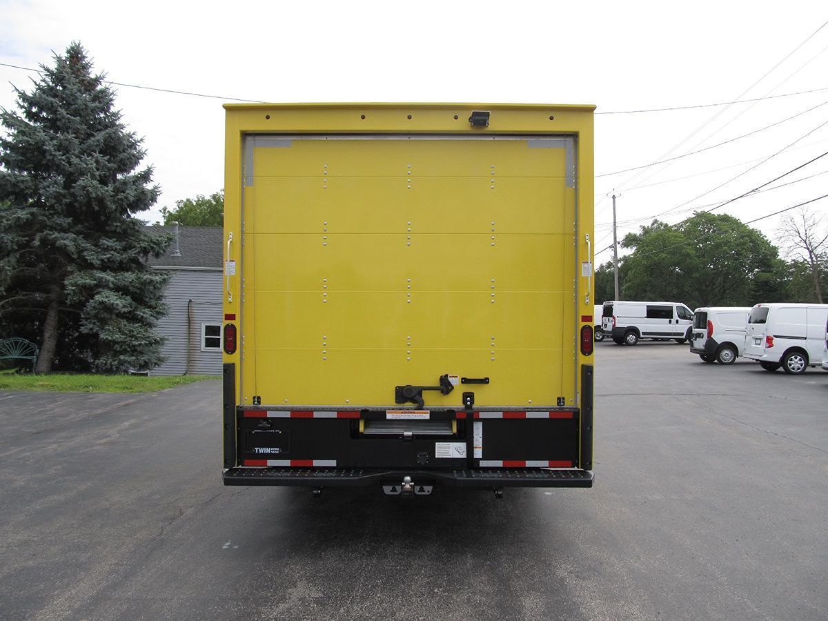 Used 2023 Ford E-350 Cutaway - photo 9