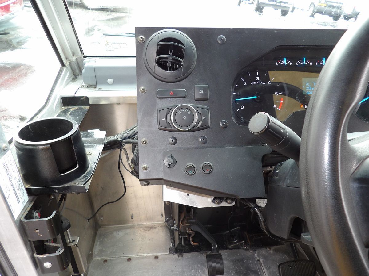 Used 2023 Ford E-450 Stripped Chassis - photo 11