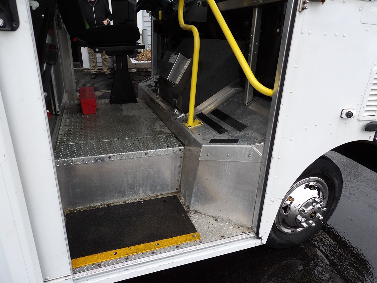 Used 2023 Ford E-450 Stripped Chassis - photo 13
