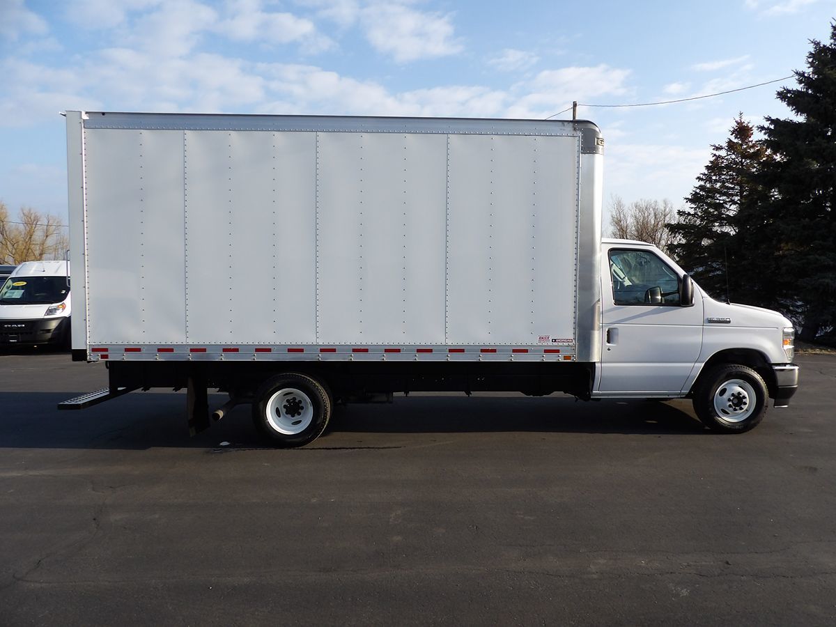Used 2022 Ford E-350 Cutaway - photo 14