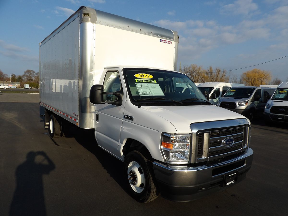 Used 2022 Ford E-350 Cutaway - photo 16