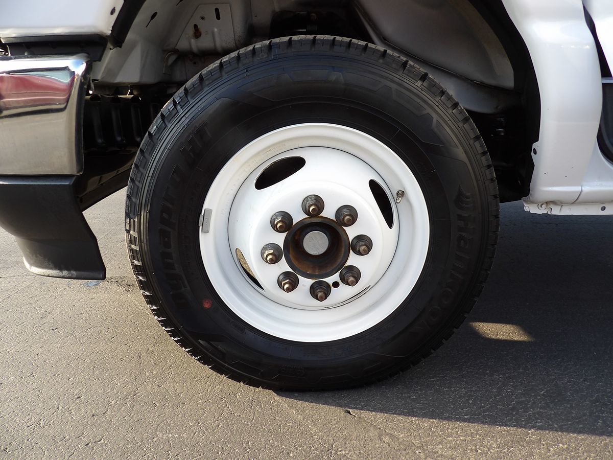 Used 2022 Ford E-350 Cutaway - photo 21
