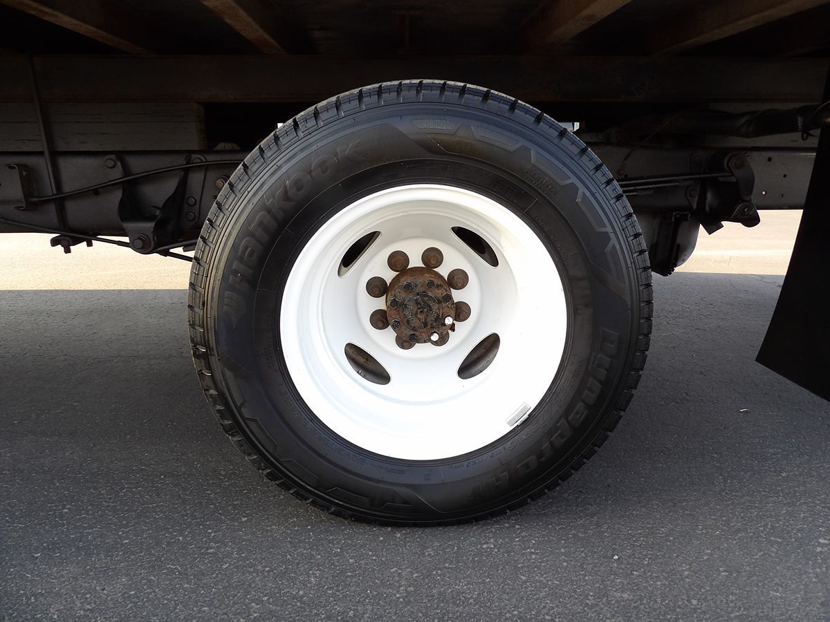 Used 2022 Ford E-350 Cutaway - photo 23