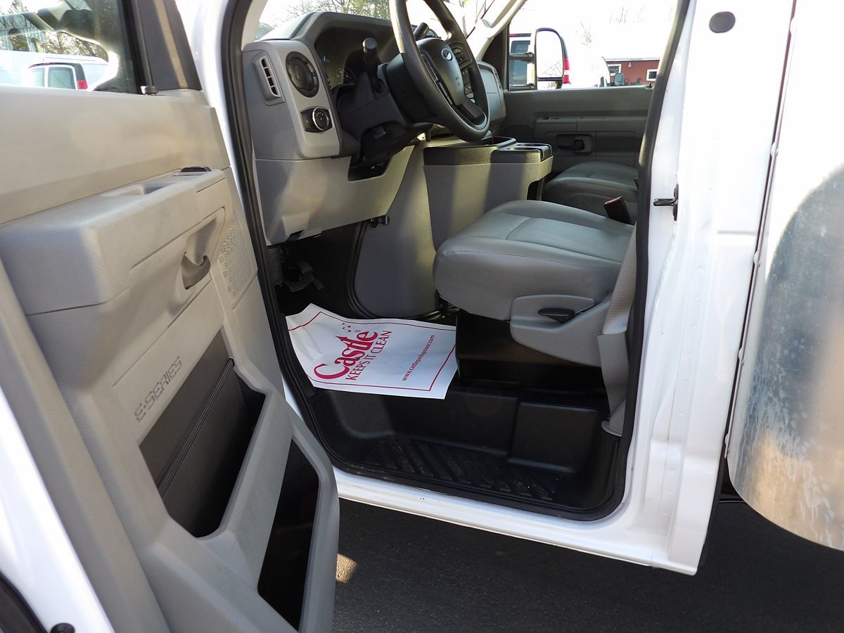 Used 2022 Ford E-350 Cutaway - photo 24