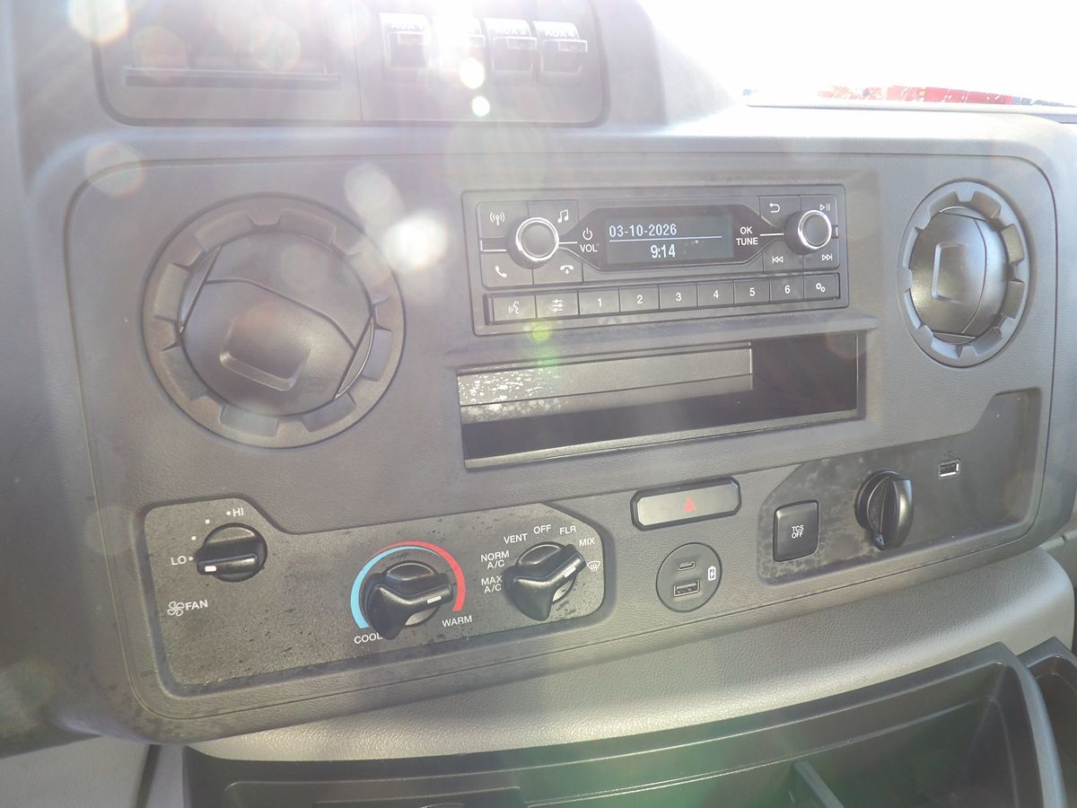 Used 2022 Ford E-350 Cutaway - photo 30