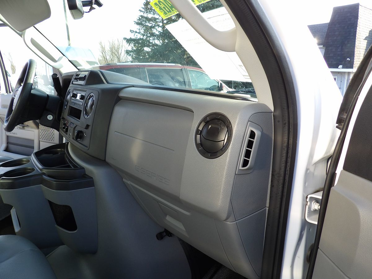 Used 2022 Ford E-350 Cutaway - photo 35